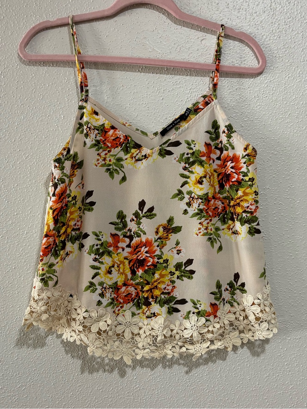 Doe & Rae Floral Lace Trim Slightly Cropped Cami Tank Size Small